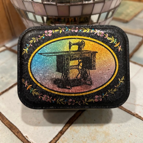 SINGER Sewing Machine 4"x3" Black and Rainbow Metal Tin Accessory Can with Lid - Picture 2 of 9